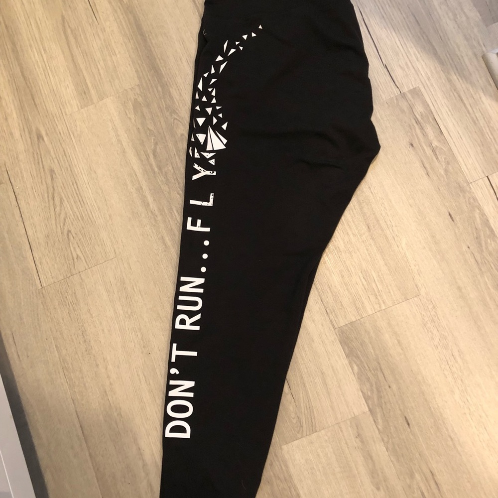 Athletic leggings
